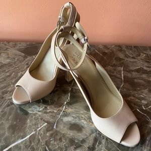 Naturalizer Sandals, size 9